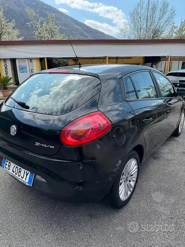 Usata Fiat Bravo Dynamic 90 CV (66 kW) 2010 Nero Utilitaria