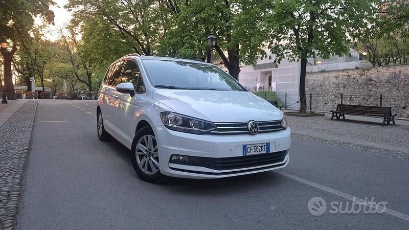 Usata VW Touran 122 CV (89 kW) 2021 Bianco Monovolume