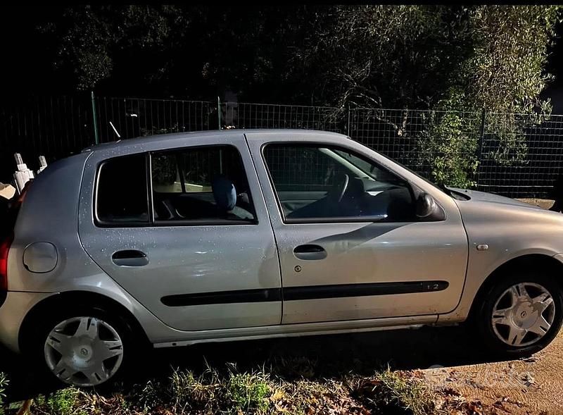 Usata Renault Clio 58 CV (42 kW) 2003 Utilitaria