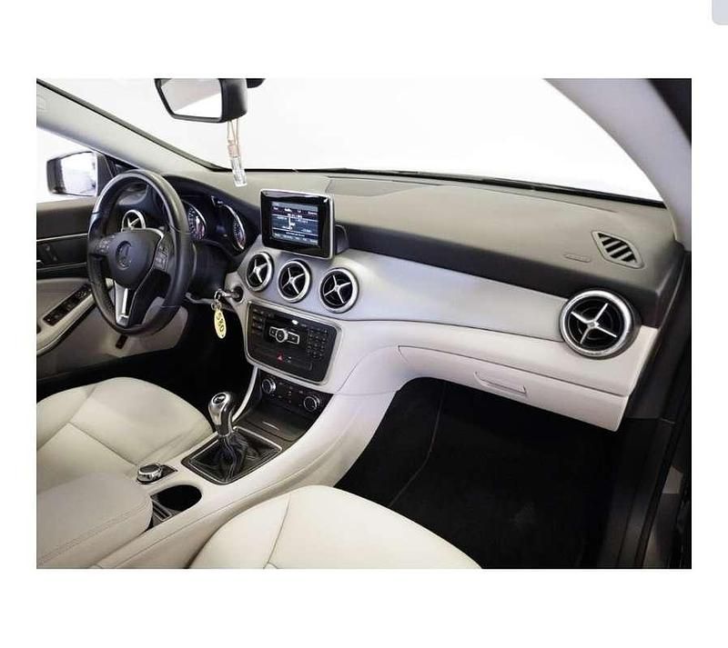Usata Mercedes CLA180 Premium 122 CV (89 kW) 2013 Berlina