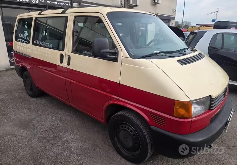 Usata VW Caravelle 102 CV (75 kW) 2000 Berlina