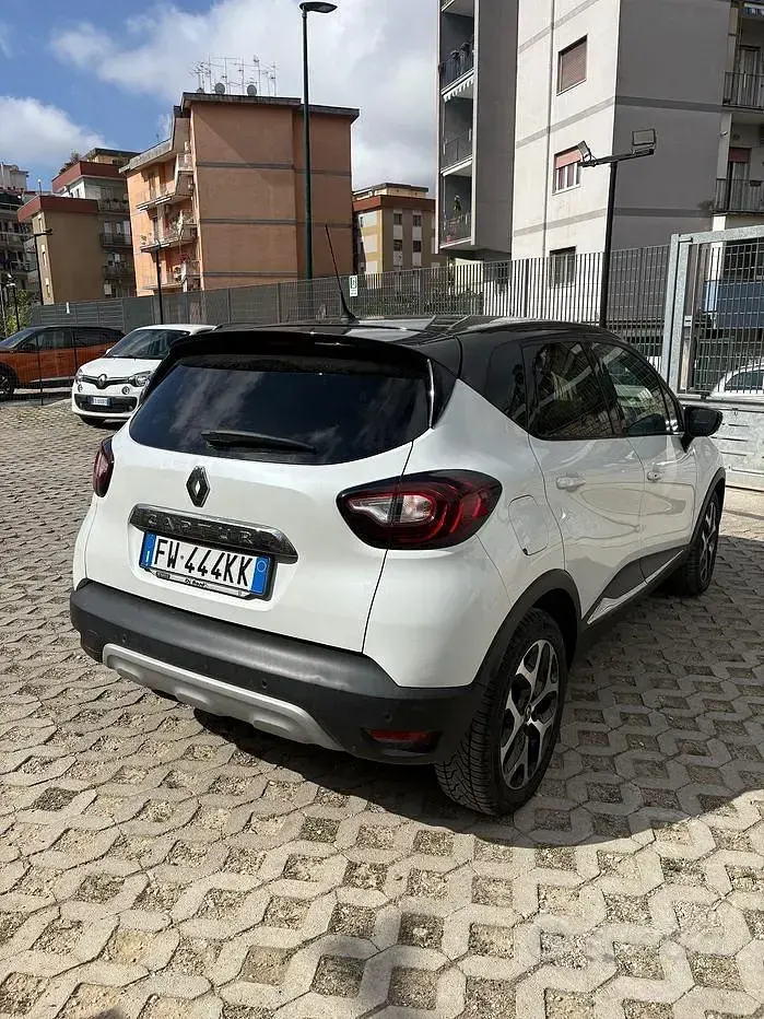 Usata Renault Captur Intens 90 CV (66 kW) 2019 Bianco SUV