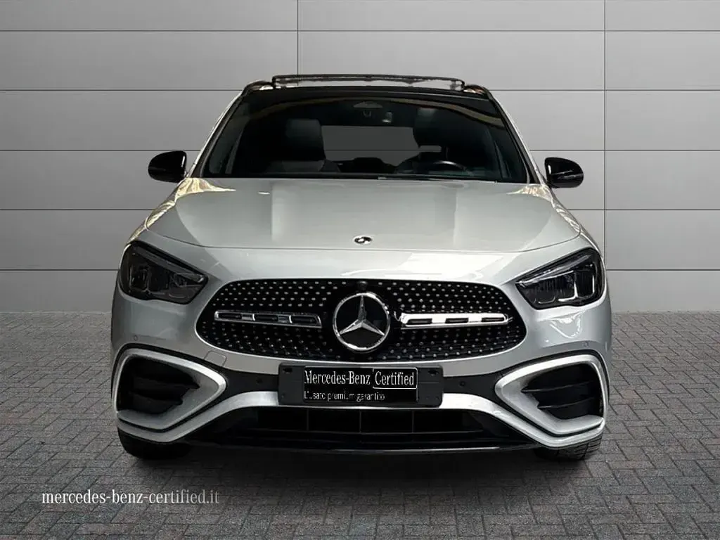 Usata Mercedes GLA200 Advanced Plus 150 CV (110 kW) 2023 Argento hightech SUV