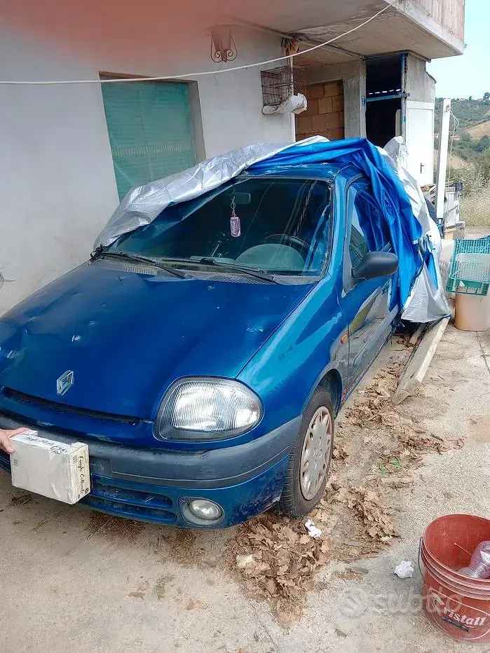 Usata Renault Clio II 1998 Blu Utilitaria
