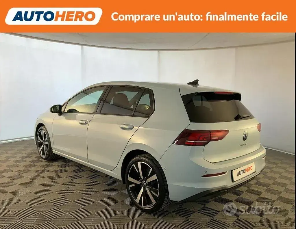 Begagnad VW Golf VIII Edition 116 HK (85 kW) 2024 Blå Sedan