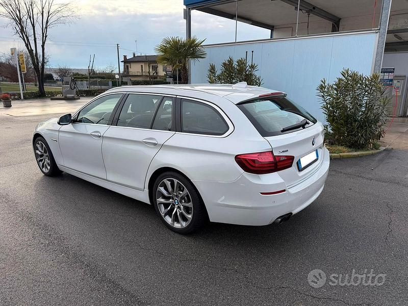 Usata BMW 530 Comfort Edition 249 CV (183 kW) 2016 Station wagon