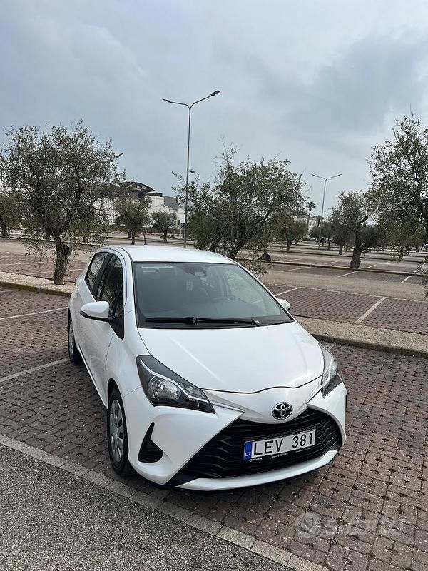 Usata Toyota Yaris 72 CV (52 kW) 2019 Bianco Berlina