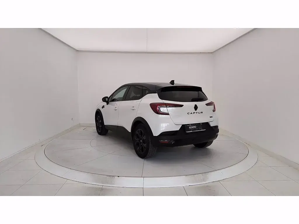 Usata Renault Captur Rive Gauche 143 CV (105 kW) 2023 Bianco SUV