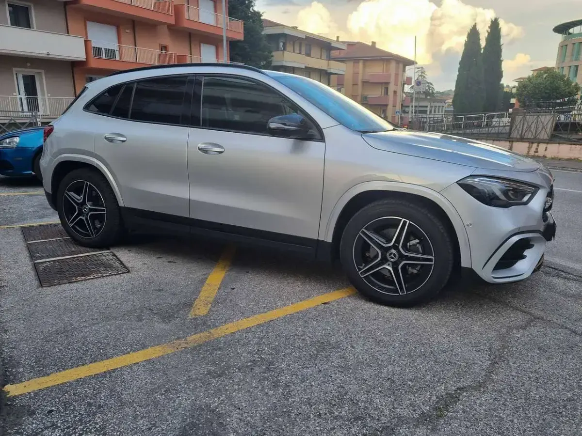 Usata Mercedes GLA220 Premium 190 CV (139 kW) 2024 Other SUV