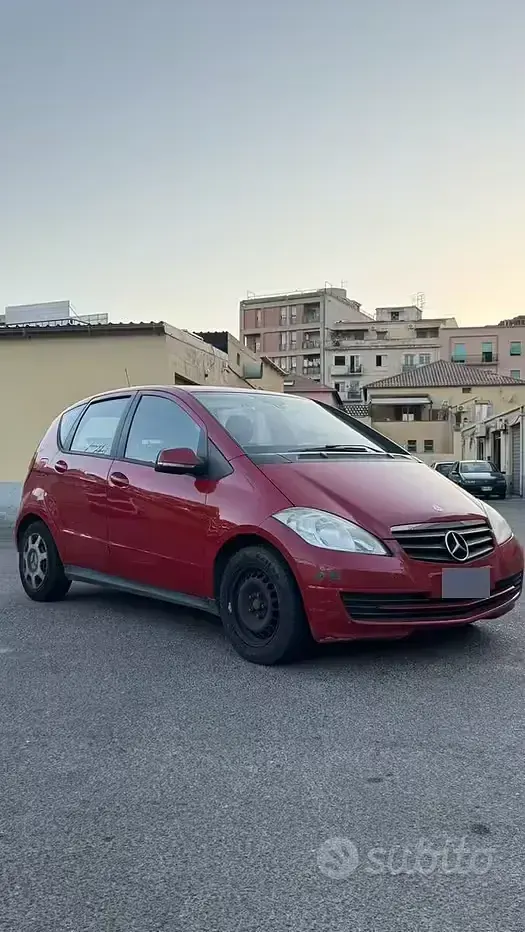 Usata Mercedes A160 95 CV (69 kW) 2011 Rosso Utilitaria