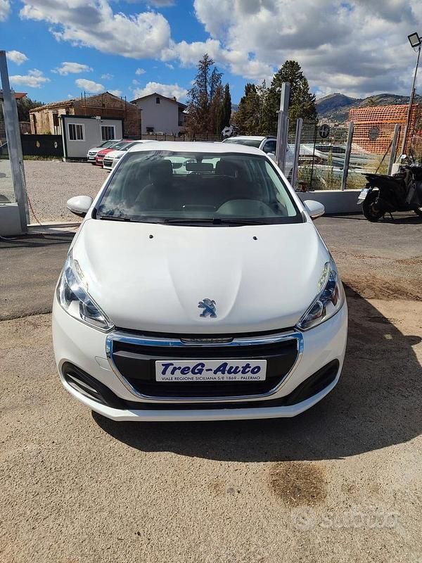 Usata Peugeot 208 Active 75 CV (55 kW) 2018 Bianco Utilitaria