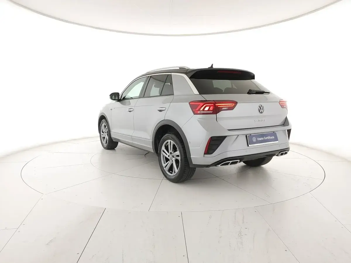 Usata VW T-Roc R-line 110 CV (80 kW) 2023 Pyrit silver metallizzato nero SUV