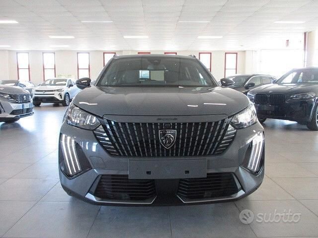 Usata Peugeot 2008 Allure 101 CV (74 kW) 2025 Grigio SUV