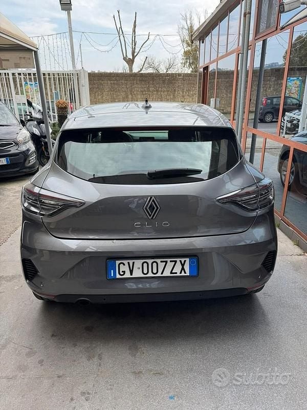 Usata Renault Clio V Equilibre 91 CV (66 kW) 2024 Grigio Berlina