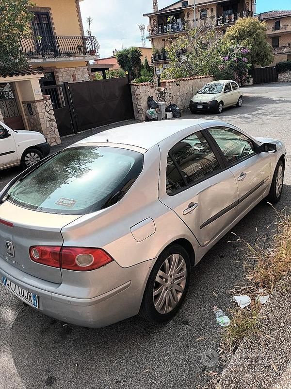 Usata Renault Laguna II 120 CV (88 kW) 2005 Grigio Berlina
