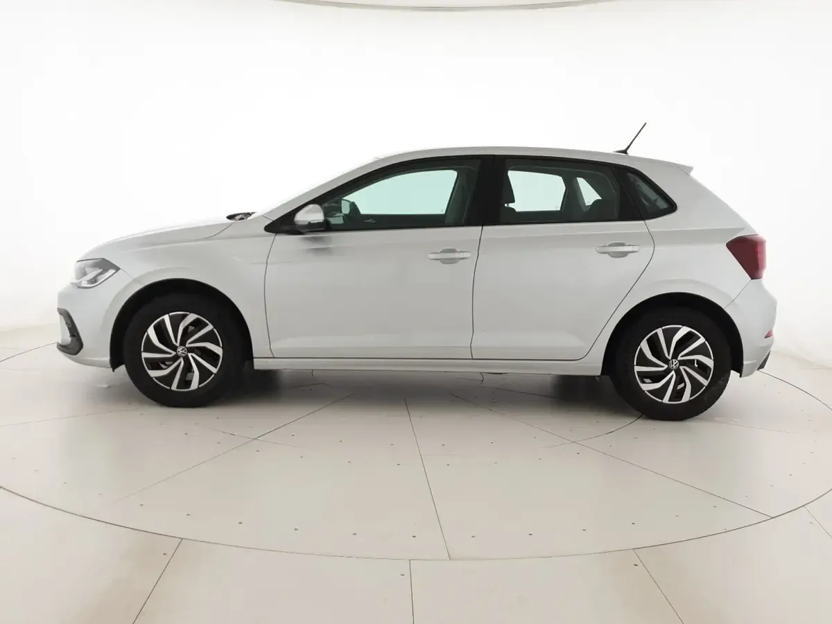 Usata VW Polo Life 95 CV (69 kW) 2025 Reflex silver metallizzato Utilitaria