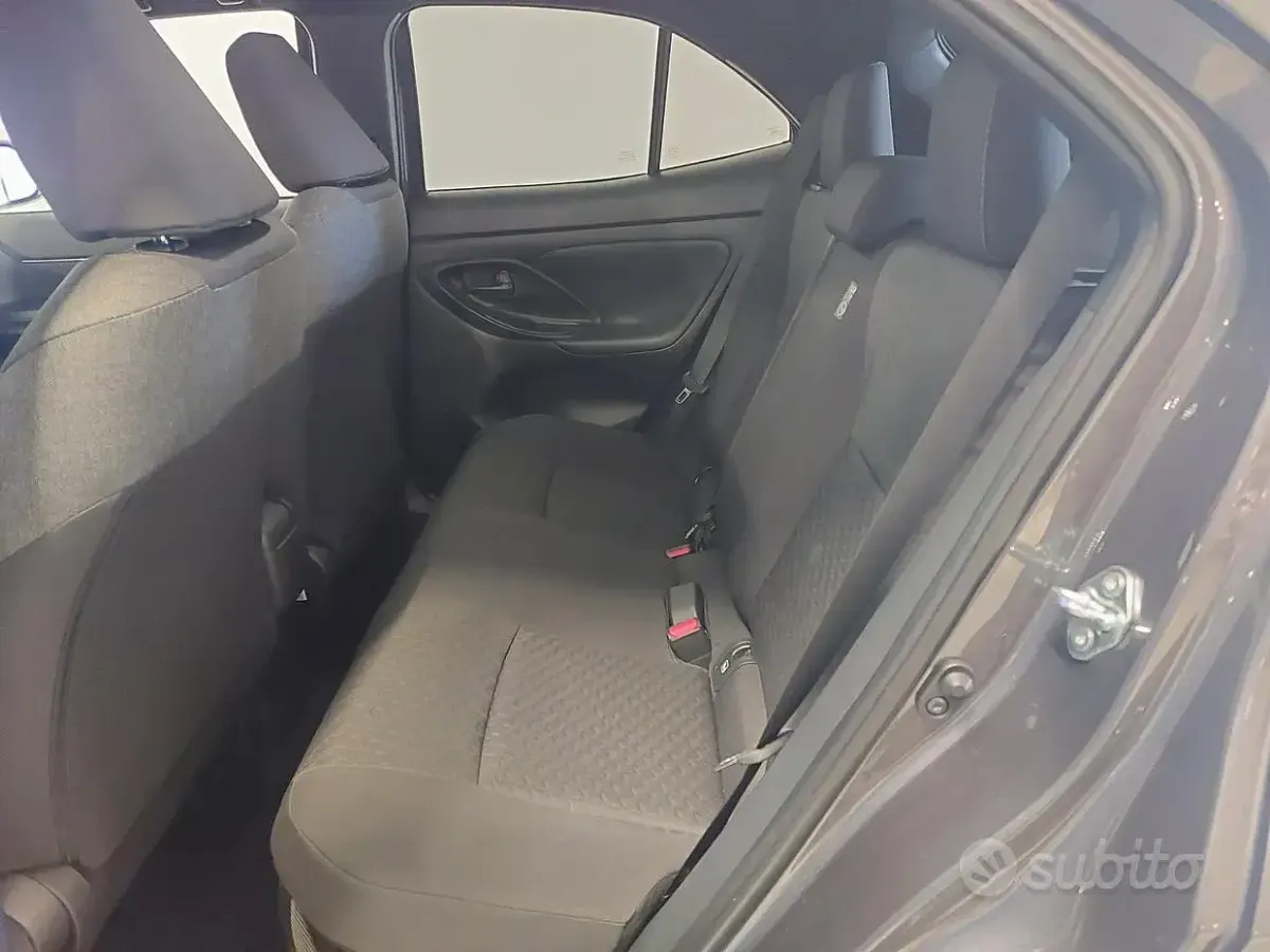 Nuova Toyota Yaris Cross Trend 131 CV (96 kW) 2026 Grigio SUV