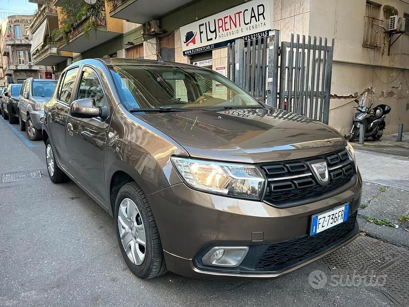 Marrone Usata 2020 Dacia Sandero Comfort Tre volumi | 8700 € (Buon prezzo) - Immagine 1/4