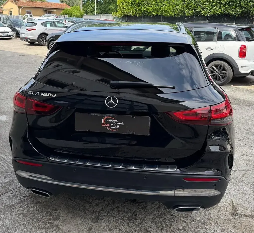 Usata Mercedes GLA180 Premium 116 CV (85 kW) 2021 Nero SUV