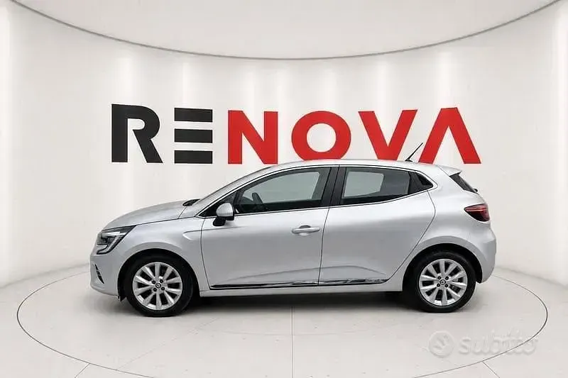 Usata Renault Clio V Intens 101 CV (74 kW) 2021 Grigio Berlina