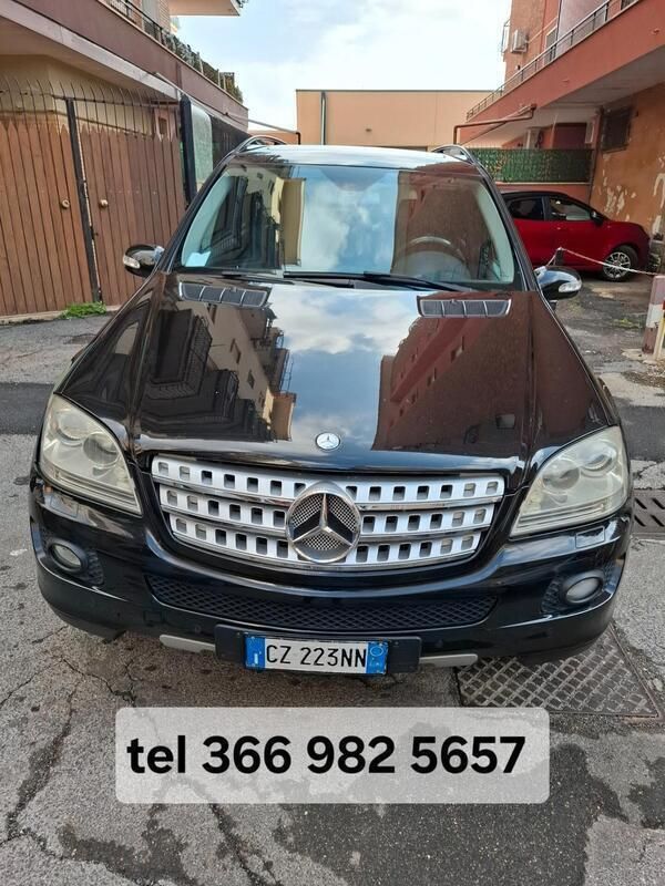 Usata Mercedes ML320 224 CV (164 kW) 2006 Nero SUV