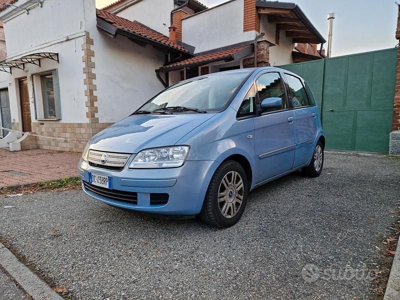 Usata Fiat Idea Dynamic 77 CV (56 kW) 2006 Blu Monovolume