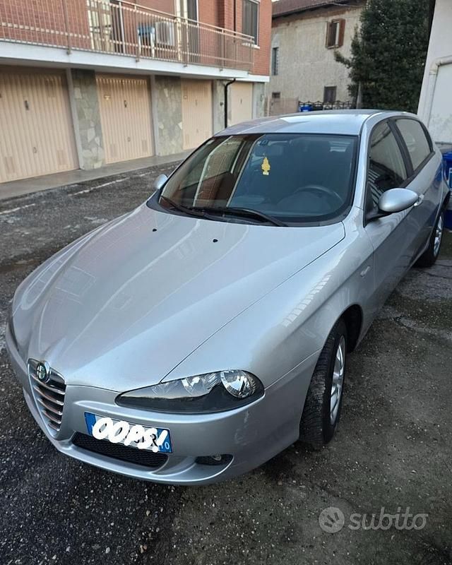 Usata Alfa Romeo 147 2005 Grigio Utilitaria