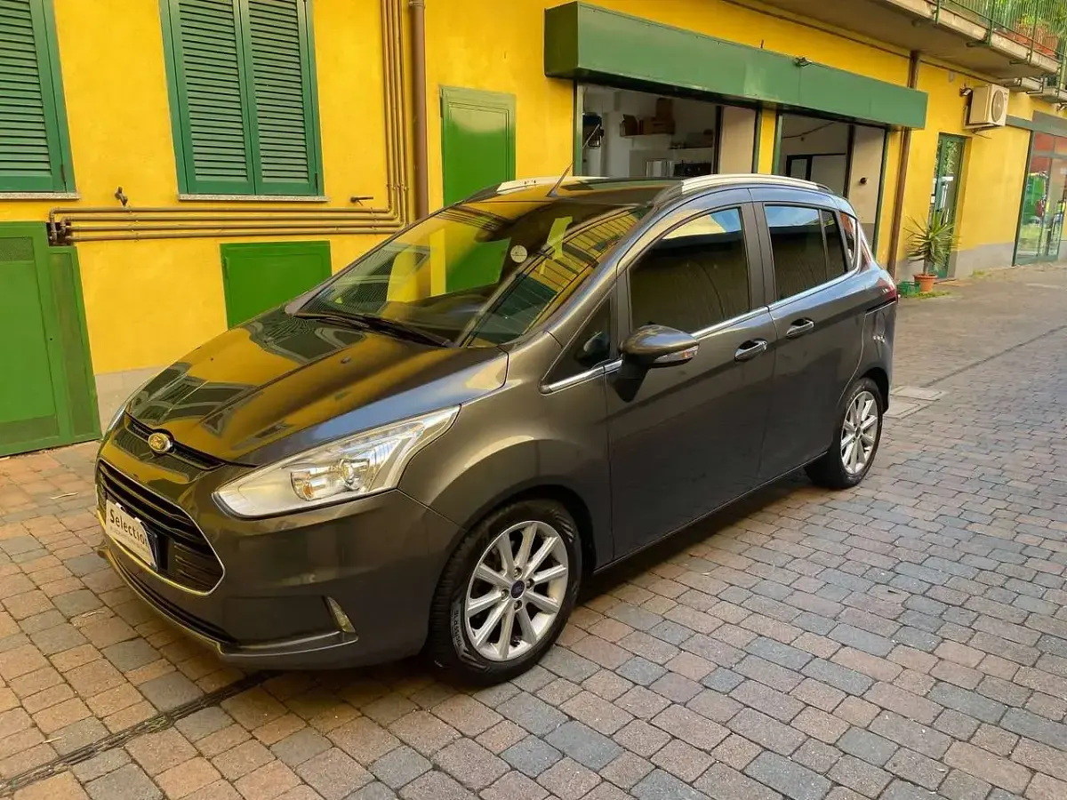 Usata Ford B-MAX Titanium X 101 CV (74 kW) 2016 Grigio Monovolume