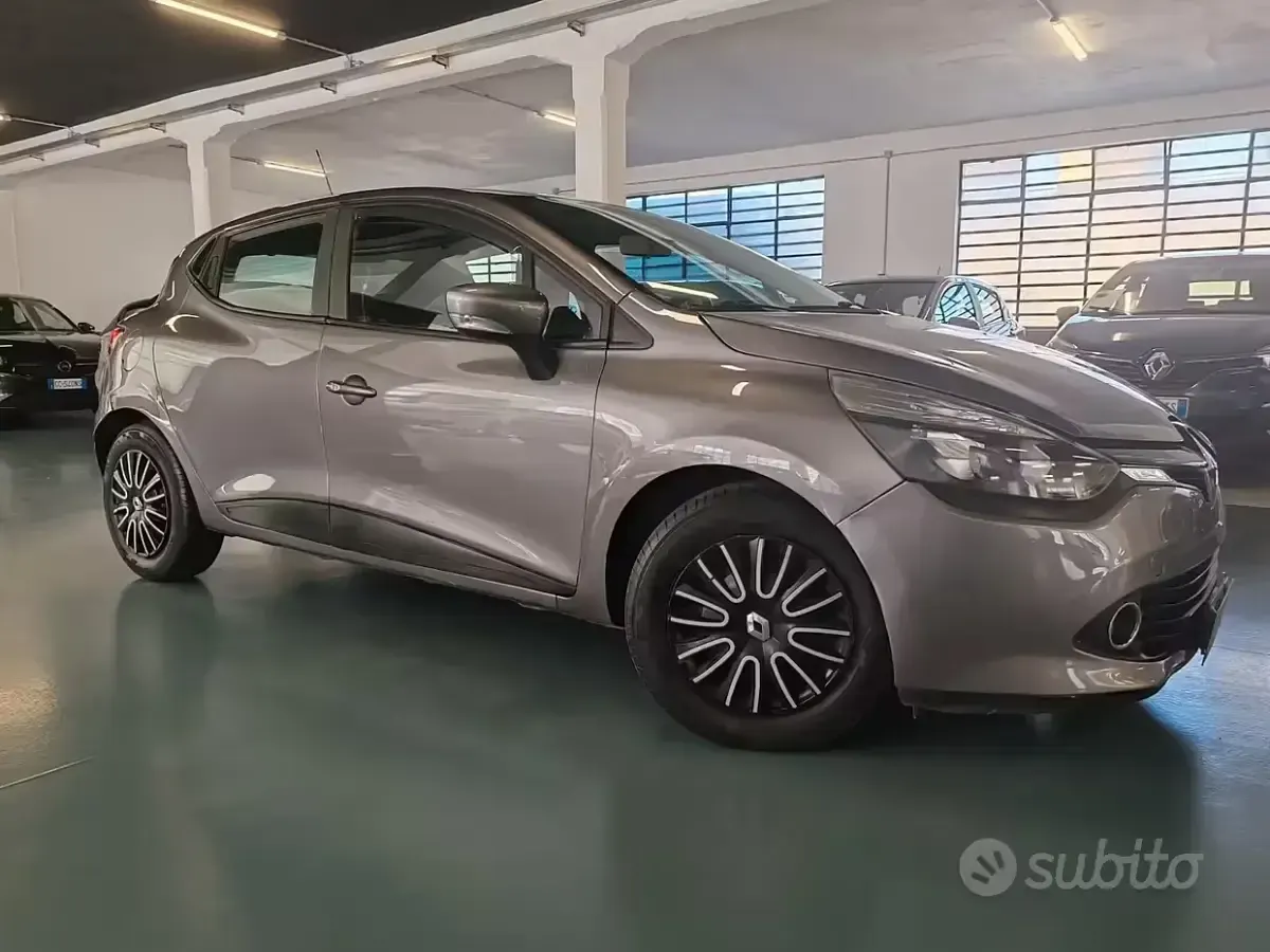 Usata Renault Clio IV 75 CV (55 kW) 2013 Grigio Berlina