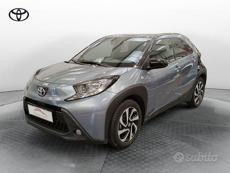 Usata Toyota Aygo X Trend 72 CV (52 kW) 2024 Blu SUV