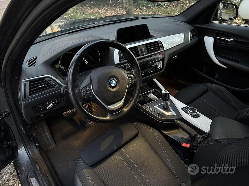 Usata BMW 118 150 CV (110 kW) 2019 Grigio Utilitaria