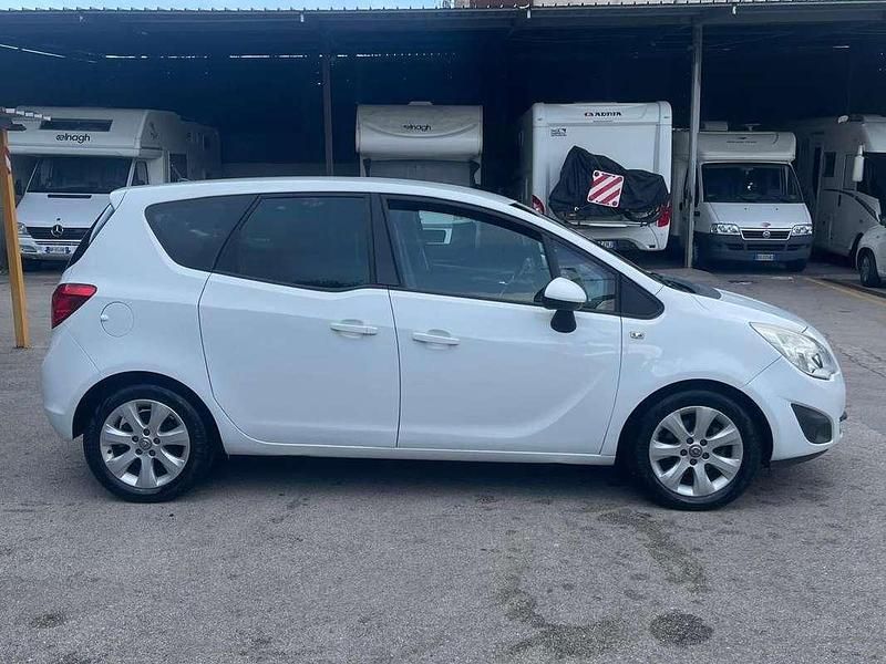 Usata Opel Meriva 101 CV (74 kW) 2010 Bianco Monovolume