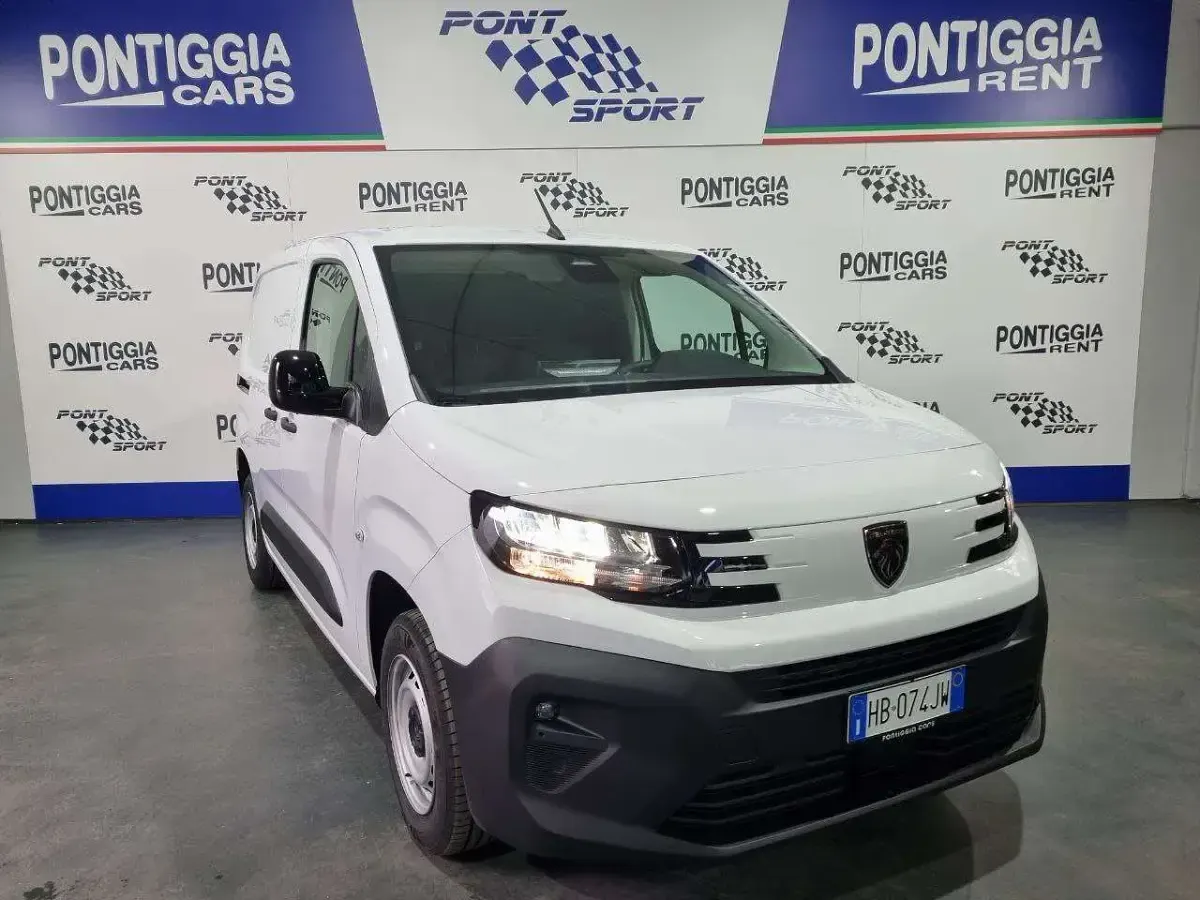Nuova Peugeot Partner 101 CV (74 kW) 2025 Bianco icy Monovolume