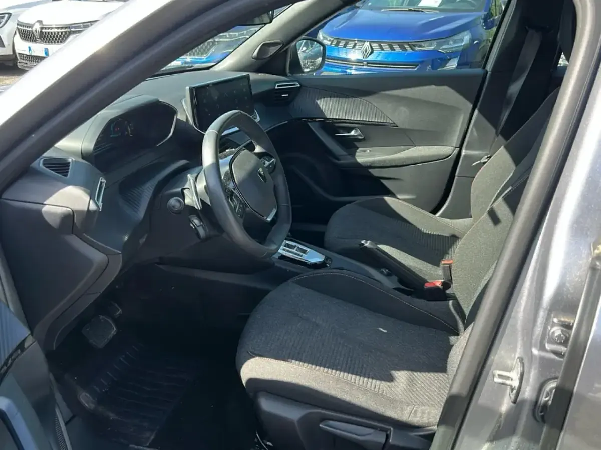 Usata Peugeot 2008 Style 145 CV (106 kW) 2025 Grigio SUV
