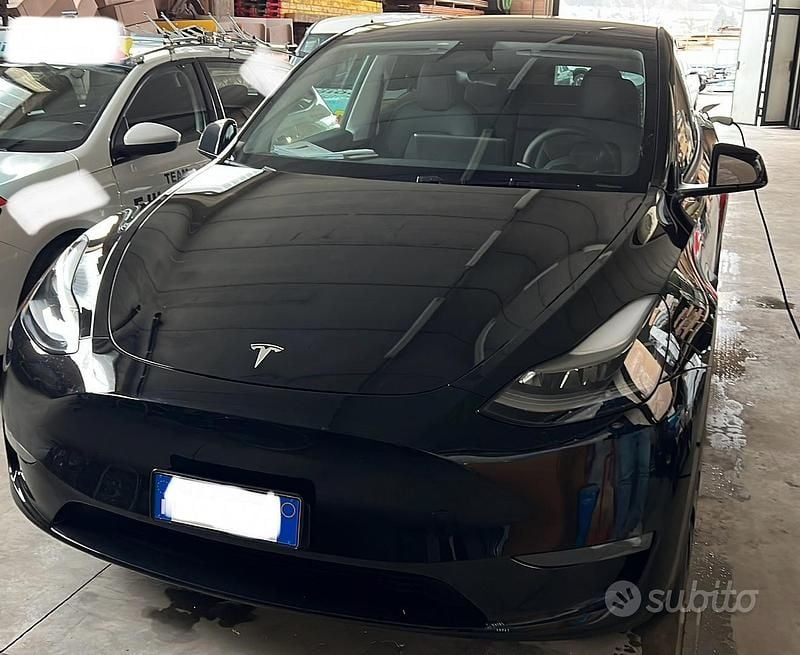 Usata Tesla Model Y Performance 392 kW (534 CV) 2025 Nero SUV