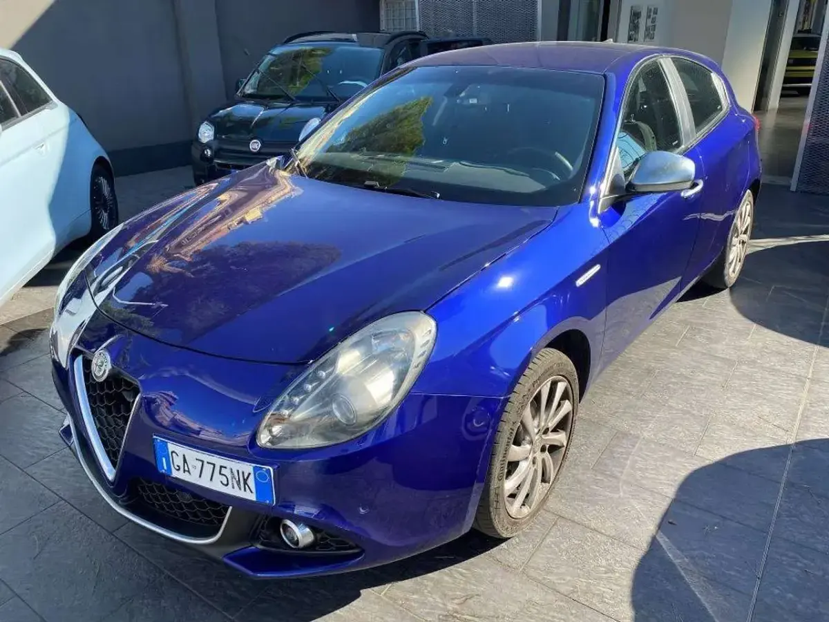 Usata Alfa Romeo Giulietta Super 120 CV (88 kW) 2020 Blu/azzurro Utilitaria