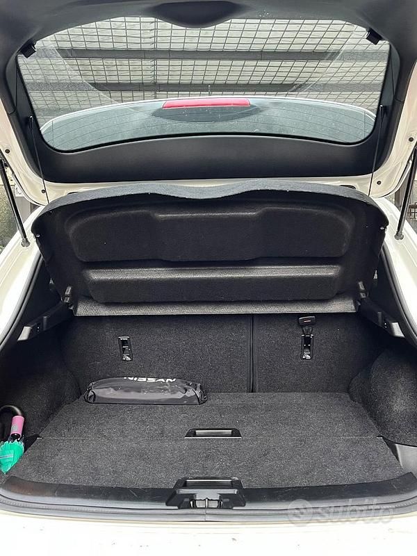 Usata Nissan Qashqai Acenta 115 CV (84 kW) 2016 Bianco SUV