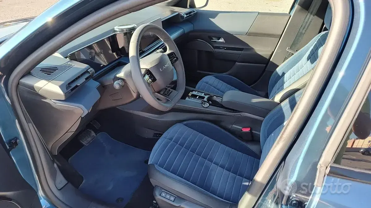 Usata Lancia Ypsilon 114 kW (156 CV) 2026 Utilitaria