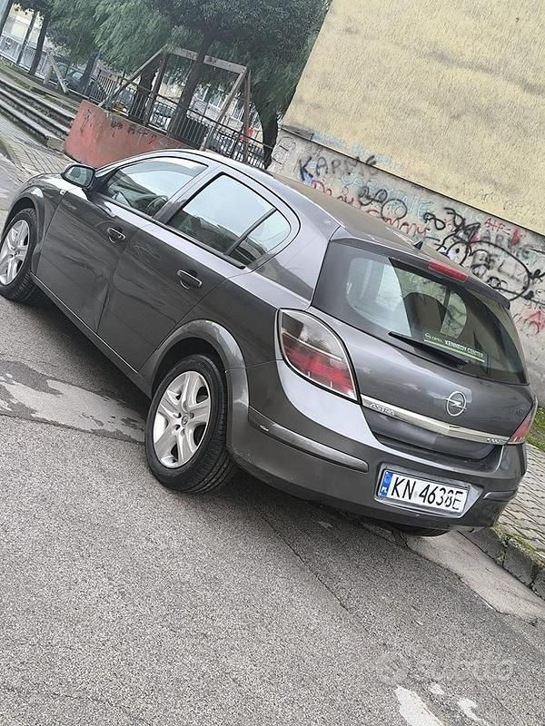 Usata Opel Astra 60 CV (44 kW) 2006 Grigio Station wagon