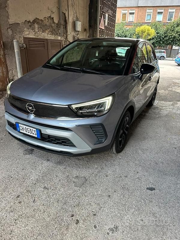 Grigio Usata 2022 Opel Crossland SUV | 10.400 € (Super prezzo) - Immagine 1/4