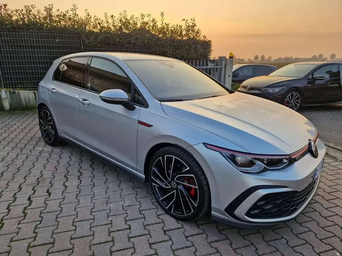 Usata VW Golf VIII GTI 245 CV (180 kW) 2023 Grigio Berlina