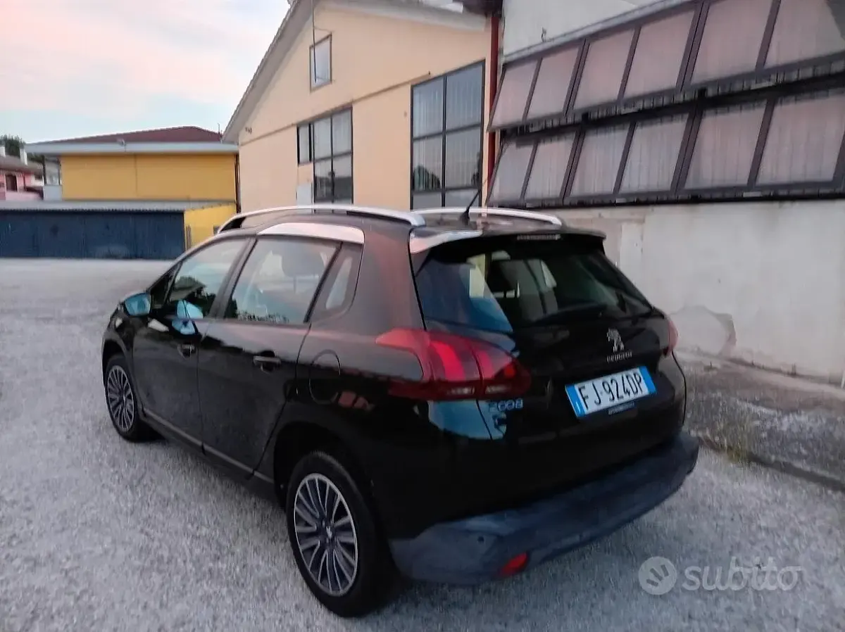 Usata Peugeot 2008 99 CV (72 kW) 2017 Nero SUV