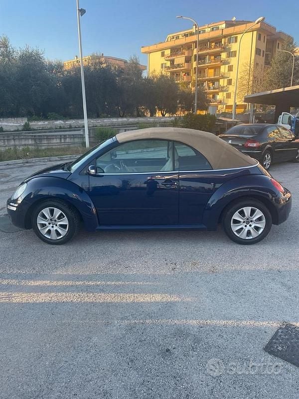Usata VW New Beetle 2008 Blu Utilitaria