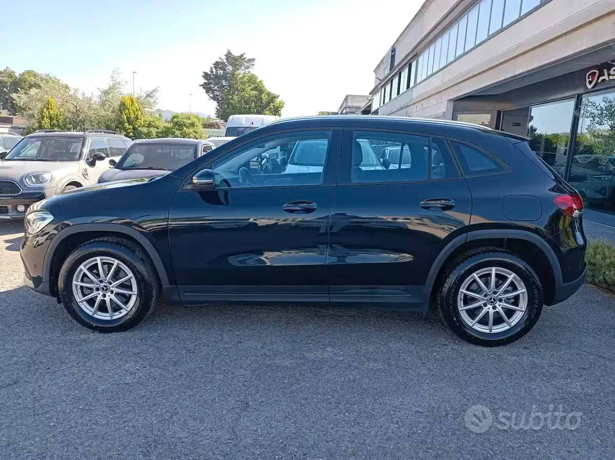 Usata Mercedes GLA200 Business 150 CV (110 kW) 2022 Nero SUV