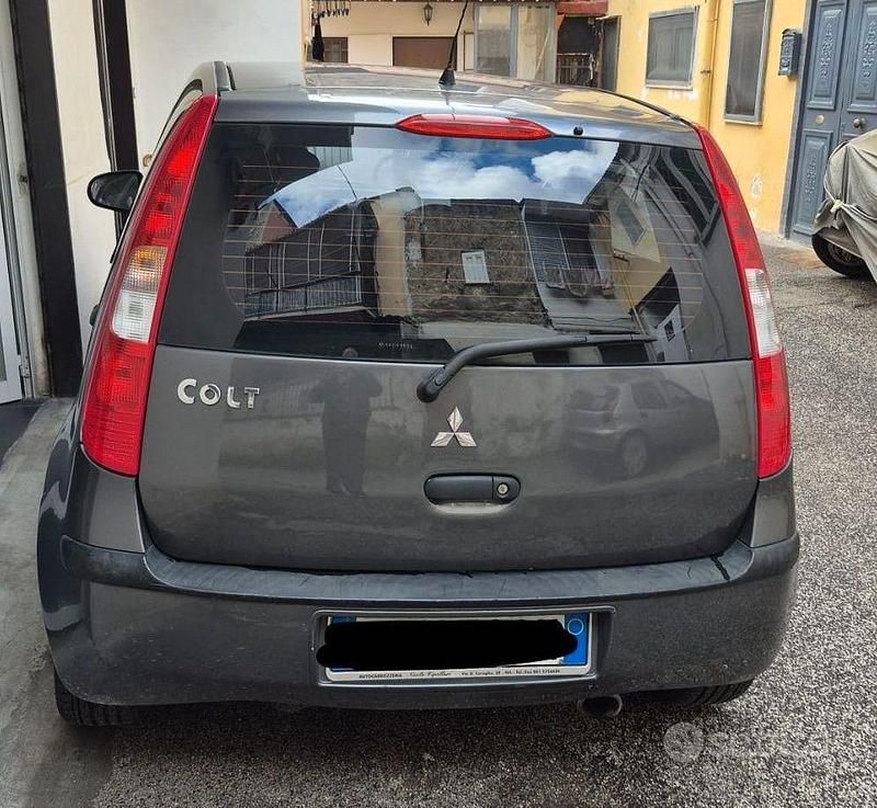 Usata Mitsubishi Colt 2004 Grigio Berlina