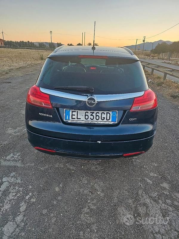 Usata Opel Insignia 194 CV (142 kW) 2012 Blu Berlina
