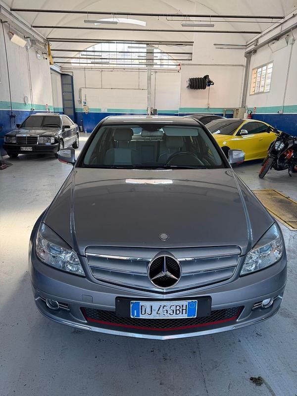 Usata Mercedes C220 Avantgarde 170 CV (125 kW) 2007 Beige Berlina