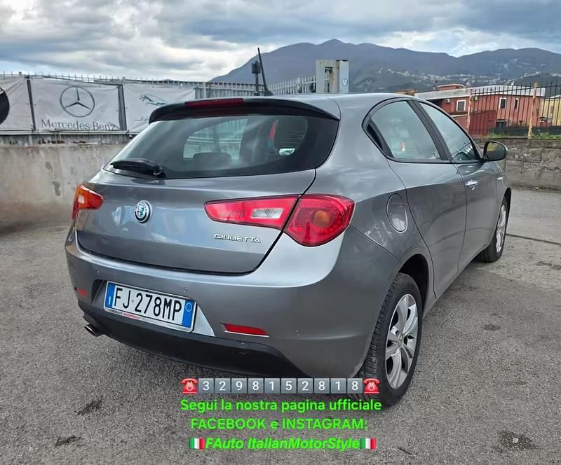 Usata Alfa Romeo Giulietta Business 119 CV (87 kW) 2017 Grigio Utilitaria