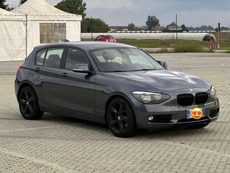 Usata BMW 118 Sport Line 143 CV (105 kW) 2012 Grigio Utilitaria