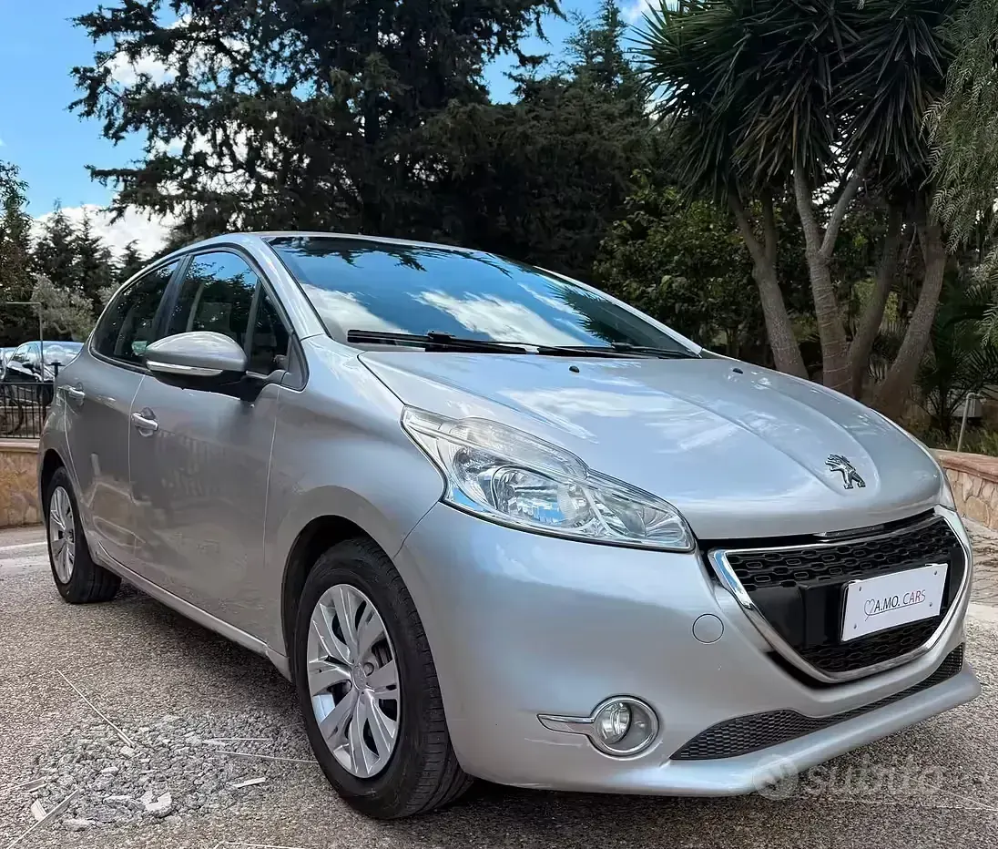 Usata Peugeot 208 Active 82 CV (60 kW) 2012 Grigio Utilitaria